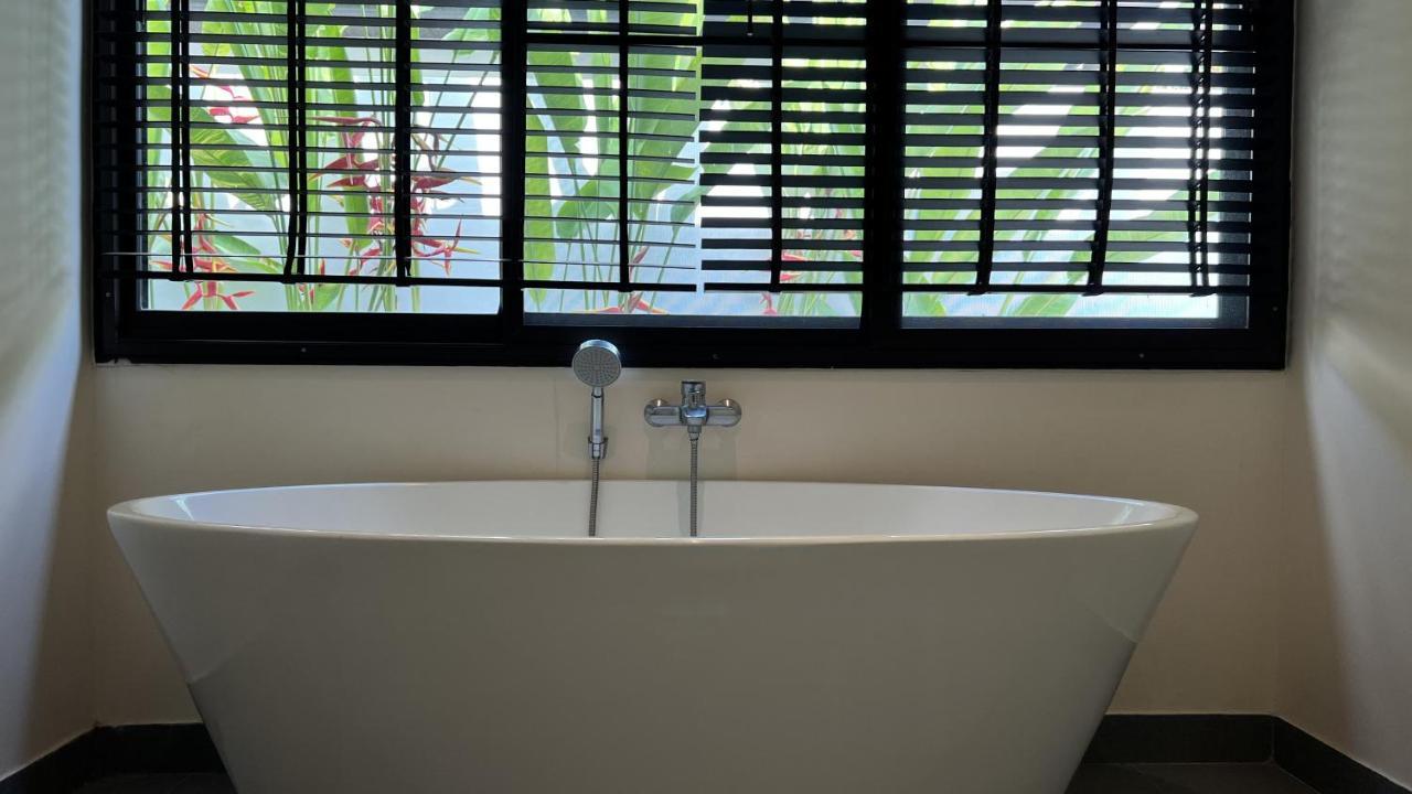 Plunge Tropic Villas 2 Naiharn Rawai Eksteriør bilde