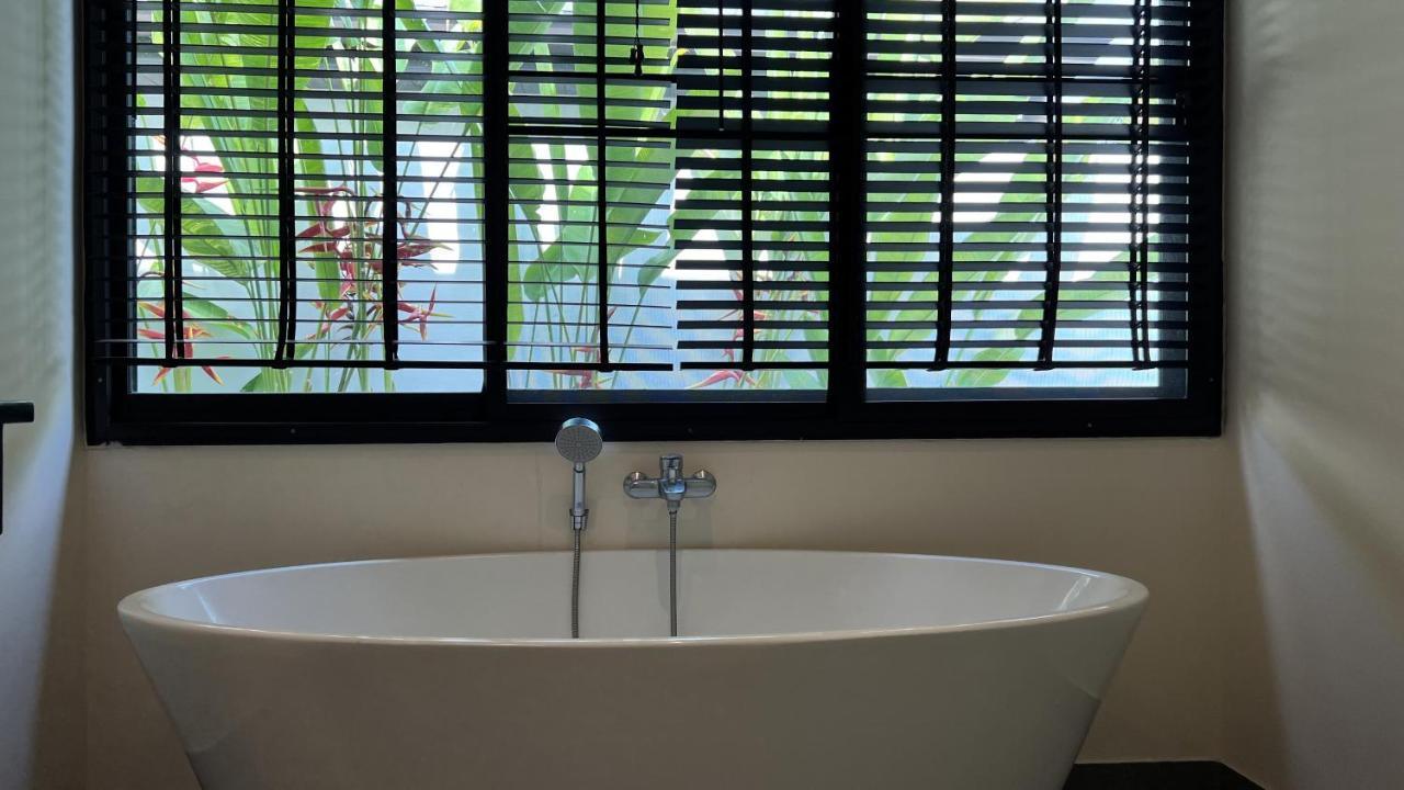 Plunge Tropic Villas 2 Naiharn Rawai Eksteriør bilde